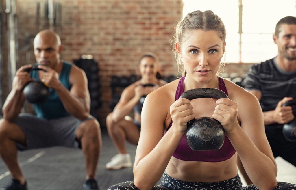 Lesncroyables bienfaits des kettlebells pour un entraînement complet du corps (et des résultats rapides)