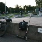 Skate park Meudon : pumptrack au complexe Marcel Bec, vue BMX et casque